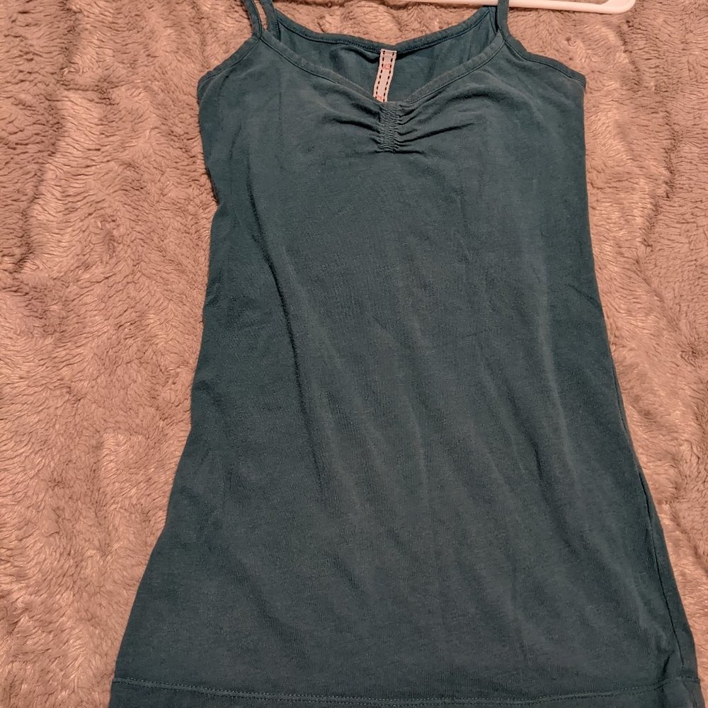 Bundle Patterned Sheer Top & Tank - Picture 2 of 10